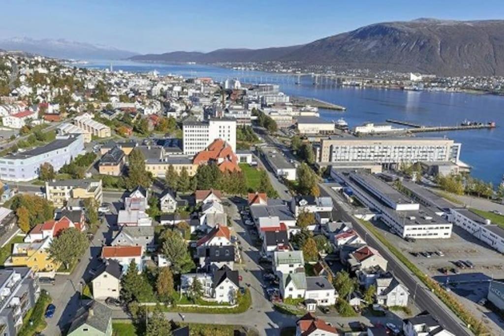 In The Heart Of The Aurora Borealis - Tromso City Buitenkant foto